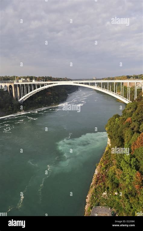 Rainbow Bridge Niagara Falls USA Stock Photo Alamy