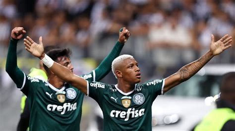 Palmeiras Se Aproxima Da Venda De Danilo Veja Detalhes