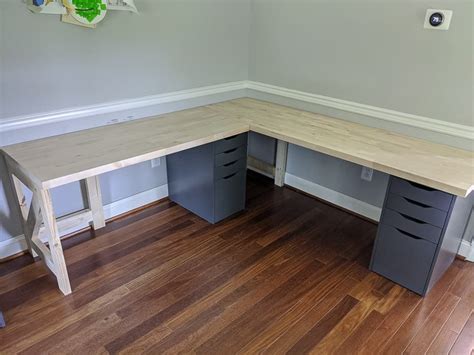 Diy 2 Person Corner Desk With A Farmhouse Style In 2021 Corner Desk Diy Corner Desk Ikea