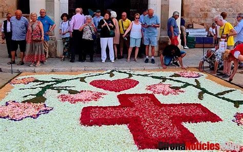 Sitges es vesteix de flors per a la celebració espectacular del Corpus