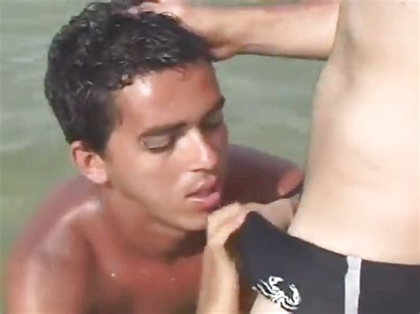 Latino Sexy Se Fait Enculer Sur La Plage Mondegay