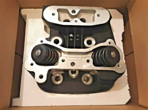 Edelbrock Harley 1602 Brand New Performer Evo Rear Cylinder Head