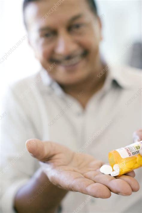 Painkillers Stock Image F001 1393 Science Photo Library