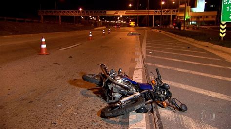 Vídeo Motociclista morre em acidente na MG 10 em Belo Horizonte DF2