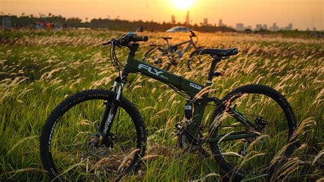 K Ultra Hd Wallpaper Of A Bicycle At Sunset By Phi Phi Hoang