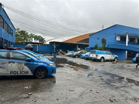 Onze Pessoas Morrem Depois De Forte Temporal Que Alaga Vias E Afeta