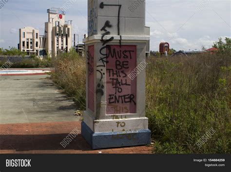 Six Flags New Orleans Image & Photo (Free Trial) | Bigstock