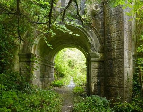 Overtoun Bridge - Atlas Obscura