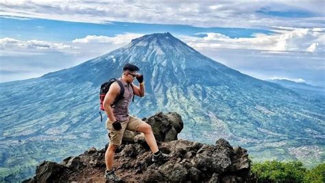 5 Rekomendasi Gunung Di Jawa Menyajikan Pemandangan Cantik Tak