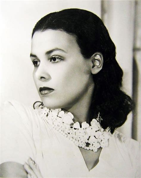 40 Beautiful Photos Of Lena Horne From Between The 1930s And 50s