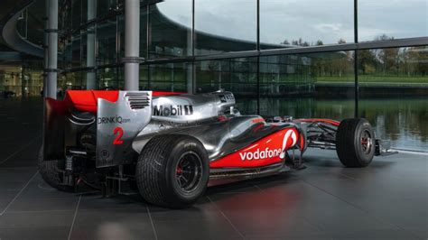 Lewis Hamilton McLaren F1 car sells for nearly £5m - Motoring Research