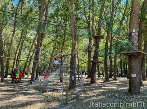 Gola Del Furlo La Riserva Naturale Da Vedere Nelle Marche Italia Con