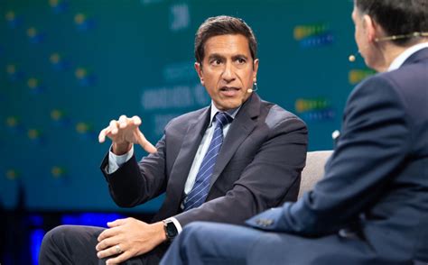 cnn chief medical correspondent dr sanjay gupta  receive university