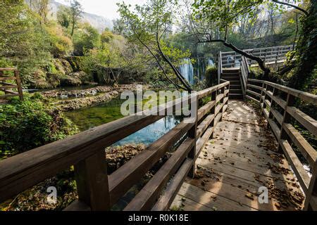 Gro E Una Wasserf Lle In Martin Brod Bosnien Und Herzegowina