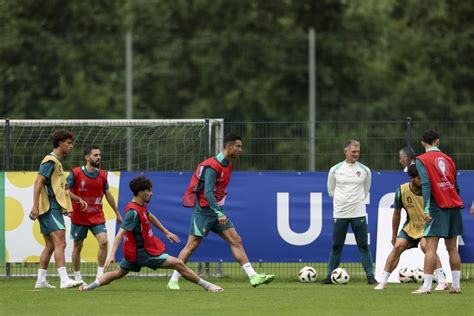 Sele O Portuguesa Na M Xima For A No Ltimo Treino Antes Da Turquia