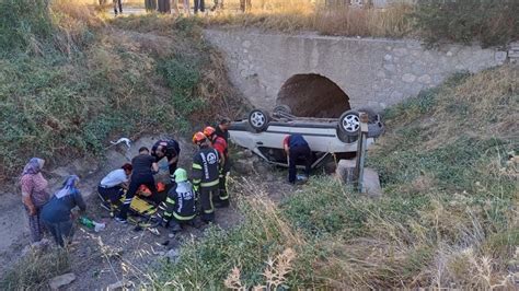 Denizli De Feci Kaza Kontrolden Kan Otomobil Su Kanal Na U Tu