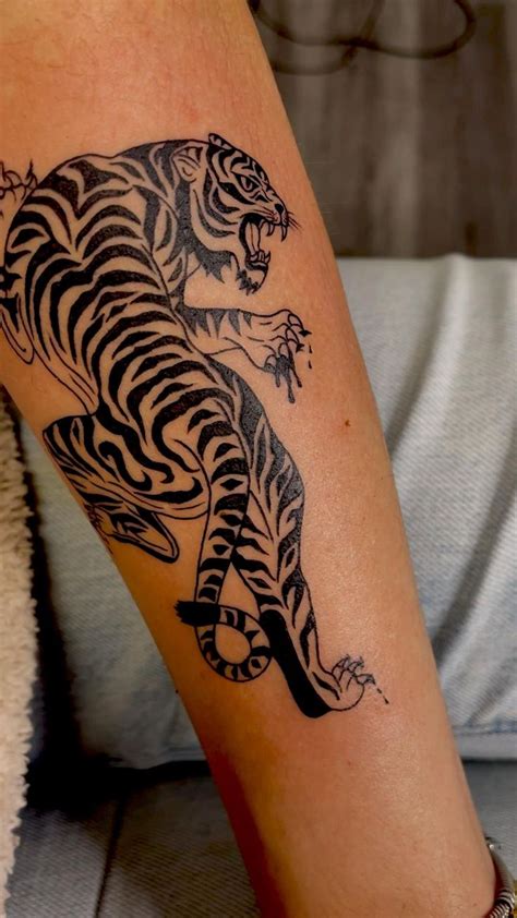 Fine Line Tiger Tattoo Tiger Tattoo Tattoos Tattoo Pattern