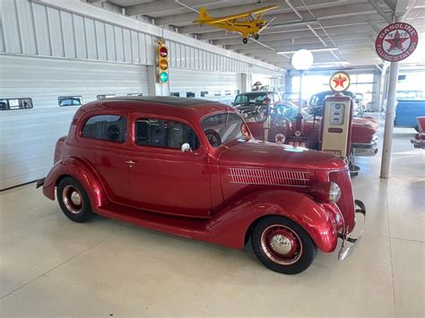 1936 Ford Sedan Cruisin Classics