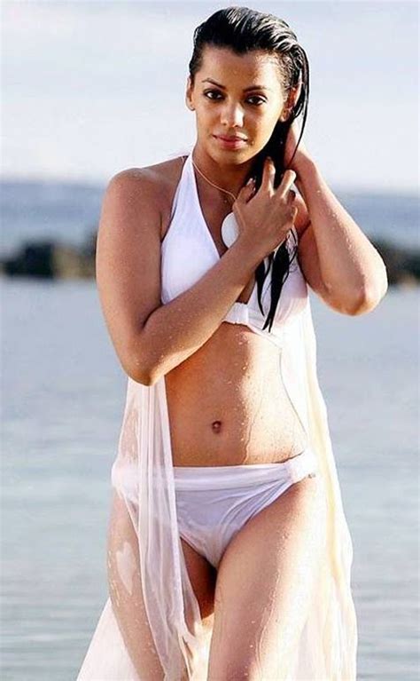 Mugdha Godse Sizzles In A White Bikini KING And QUEEN BOLLYWOOD