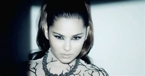 Official Chart Flashback Cheryl S Promise This Beats Rihanna To