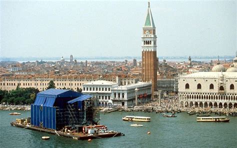 33 Photographs Of Pink Floyd Concert In Venice On A Massive Floating