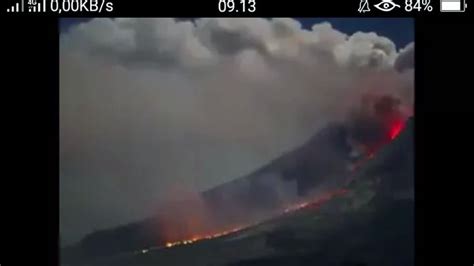 Video Yang Viral Di Medsos Ternyata Sinabung Saat Meletus Bukan Gunung