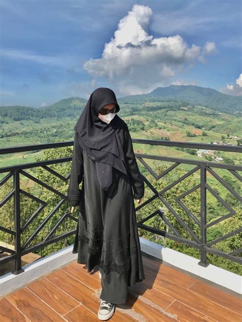 Pin Oleh Unevenmind Di Ootd Hijab Fotografi Gaya Hidup Potret Diri