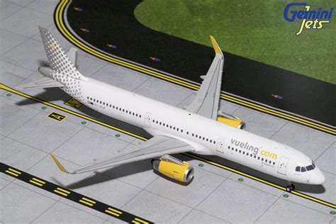 Vueling Airlines A321 Con Sharklets G2vlg687 Gemini200 1200 Aviamini