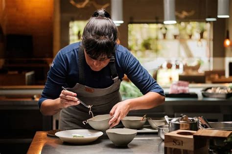 Brasileira Manoella Buffara é eleita a melhor chef mulher da América Latina Abrasel