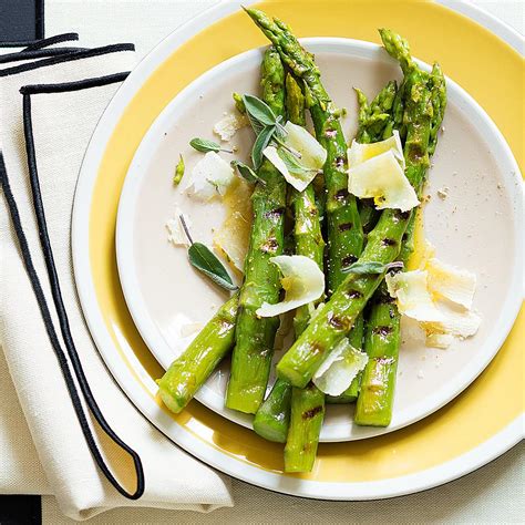 Recette asperges grillées au parmesan Cuisine Madame Figaro