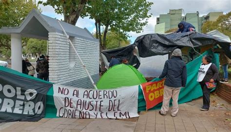 En Necochea Los Movimientos Sociales Tambi N Acampan Frente A