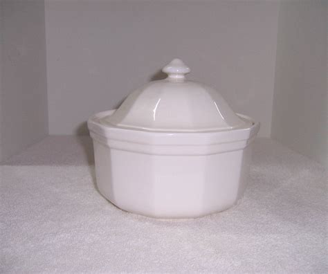 Triple A Resale Pfaltzgraff Heritage White Bowl For Oz Pitcher