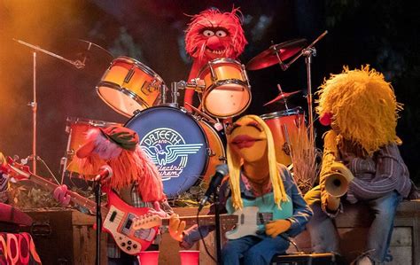 Ew Shares First Look At New Series The Muppets Mayhem Laughingplace