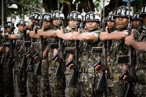 Soldados del ejército brasileño durante el desfile militar en