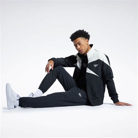 Classics Vector Track Pants In Night Black Night Black Reebok Official Uk