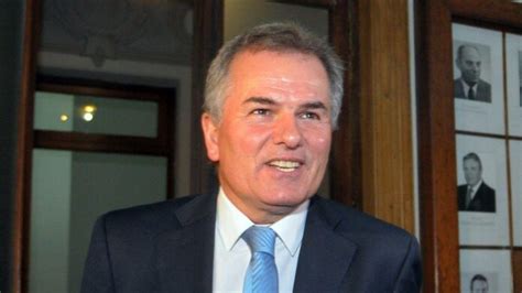 El salario bruto de Héctor Gay ya supera los mil pesos en
