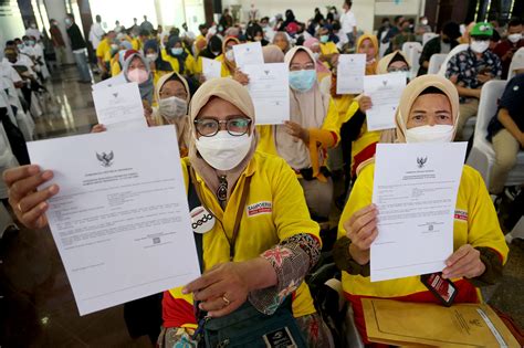 Sampoerna Fasilitasi 300 Pelaku UMKM Binaan Untuk Terima Nomor Induk