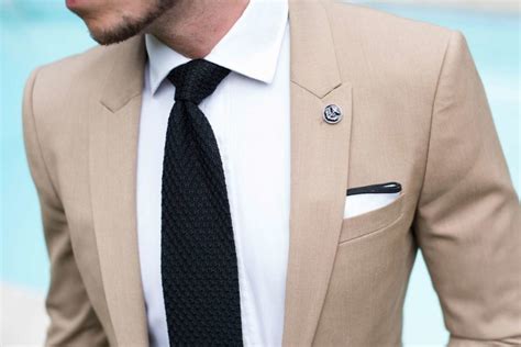 7 Khaki Suit Ideas For Men To Get Your Style On