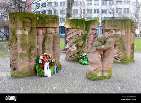 Sculpture By Ingeborg Hunzinger On The Rosenstrasse Protest