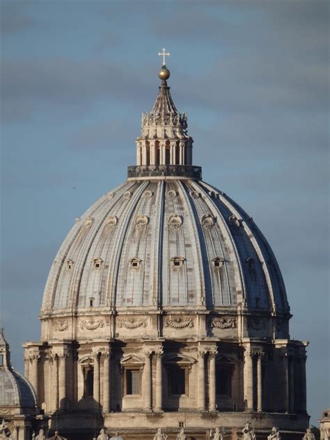 53 SE HA QUERIDO CONSIDERAR LA CÚPULA DE SAN PEDRO DEL VATICANO COMO