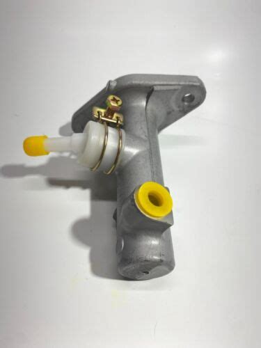 Clutch Master Cylinder For Isuzu Nqr Npr 4hk1 4he1 4hg1t 8980976940 Ebay