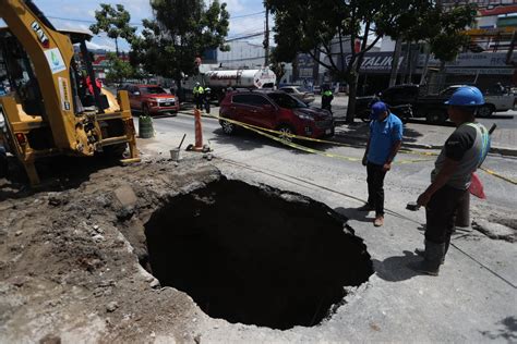 Tr Fico En La San Juan Contin An Reparaciones De Tuber A Y Estas Son