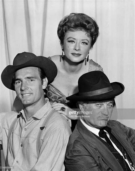 Dennis Weaver as Chester Goode, Amanda Blake as Kitty Russell and