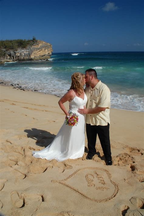 Kauai Wedding Photos - Shipwreck Beach, Poipu