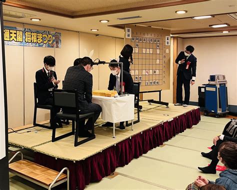 みなづきあかね on Twitter RT shogi osaka 折田五段と冨田四段がうさぎ将棋で対決中です 解説は山崎八段と