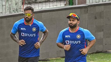 Rishabh Pant And Hardik Pandya Spot In Bengluru For The Duleep Trophy