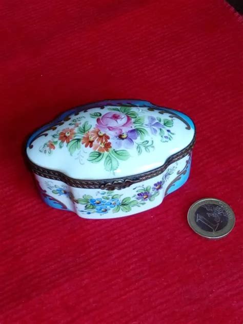 Ancienne Petite Boite A Pilules En Porcelaine De Limoge Et Laiton