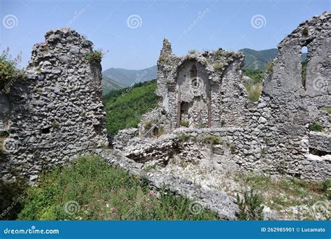 Mercato San Severino Resti Della Prima Cinta Muraria Del Castello