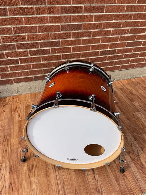 Dw Design Series 18x22 Bass Drum Single Tobacco Burst Drum Workshop Drugans Drums And Guitars