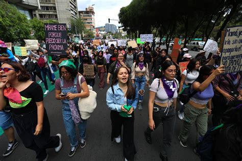 Ecuador obligado a repensar lucha contra violencia de género afirma